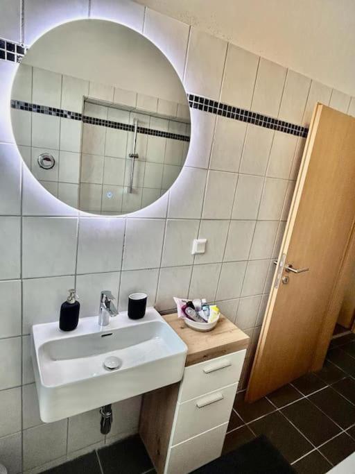 Moderne Ruhige Wohnung Bochum Angebunden Exterior foto